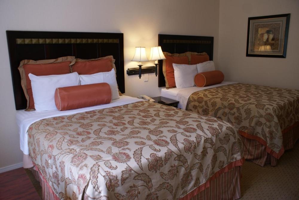 Harborview Inn & Suites-Convention Center-Airport-Gaslamp-Seaworld-Zoo-Balboa Park